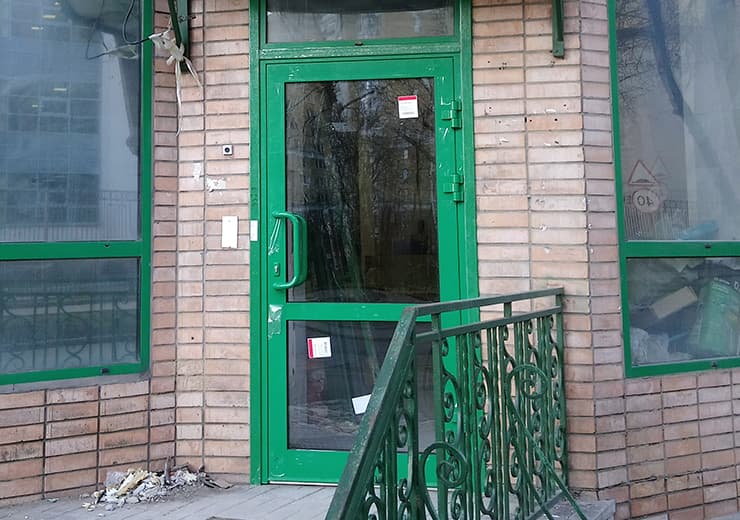 Изготовление и монтаж входных алюминиевых дверей