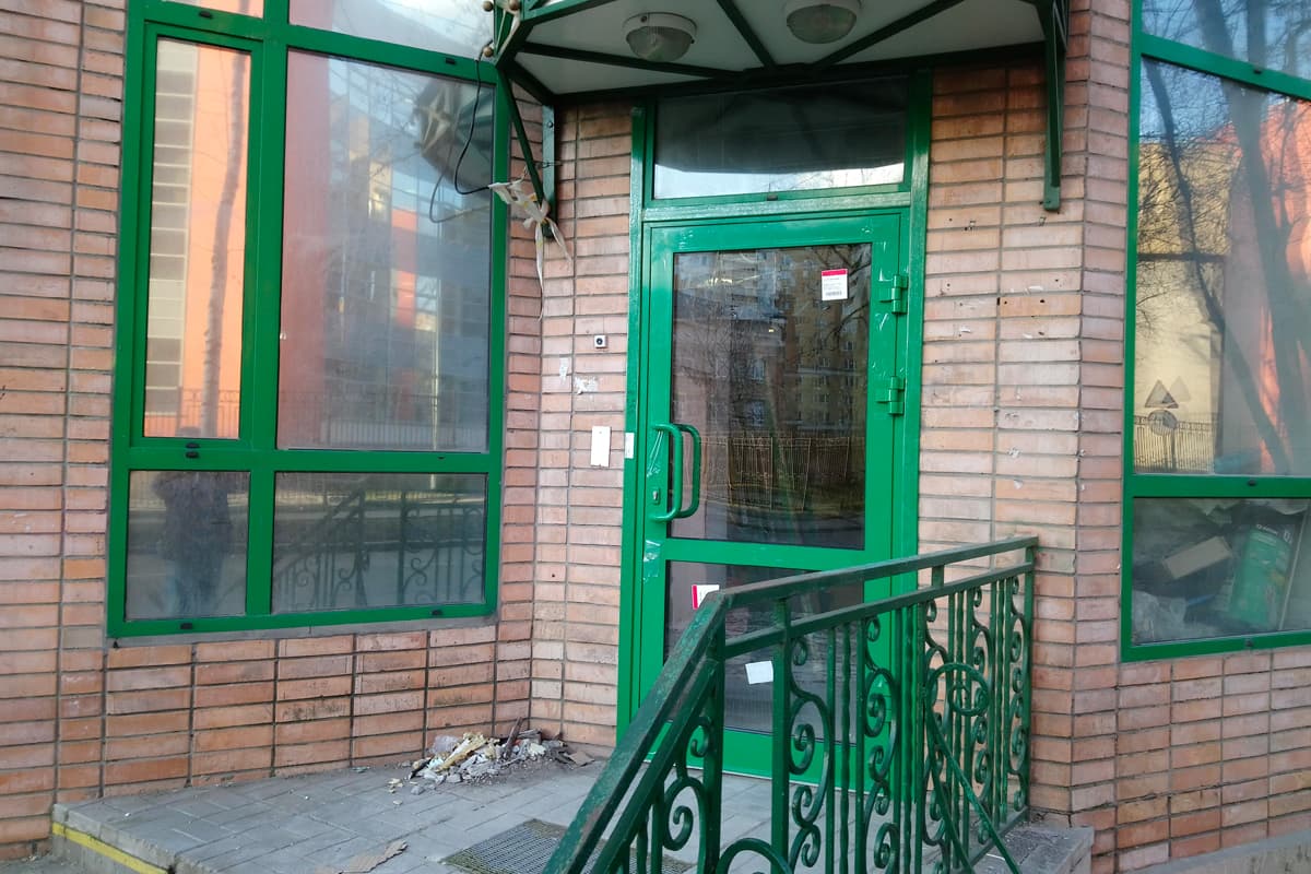 Установка новой алюминиевой двери